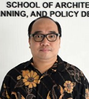 Dr Saut Sagala